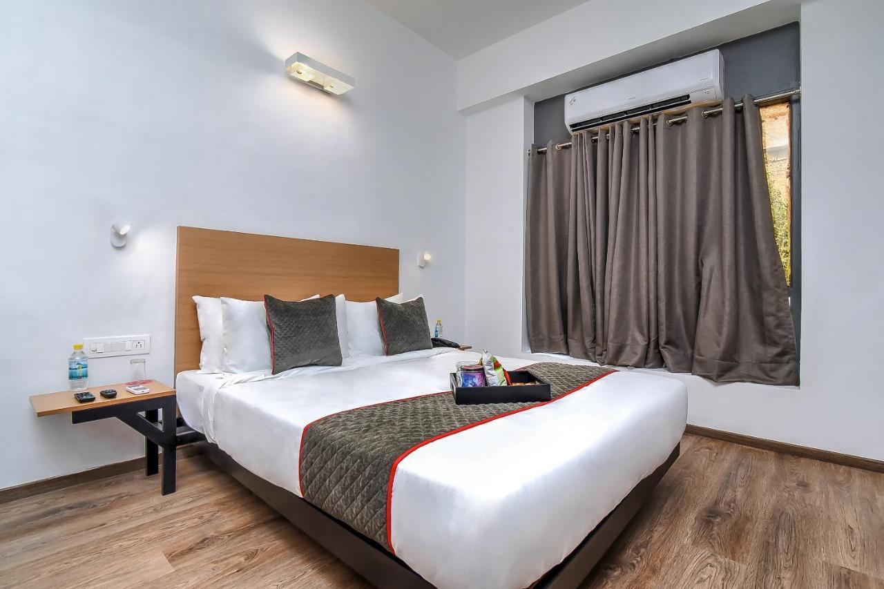 מלון גורגאון Oyo Townhouse 044 Sector 14 Gurugram מראה חיצוני תמונה