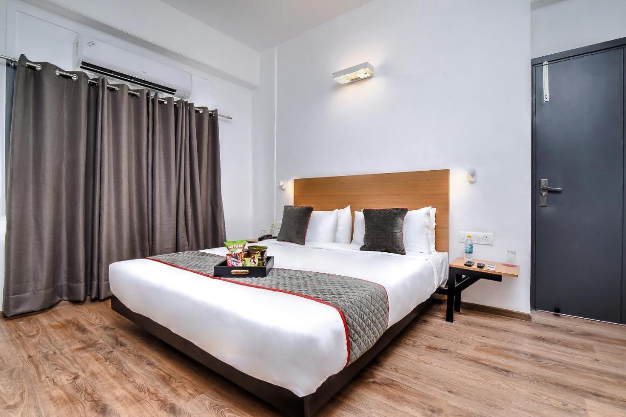 מלון גורגאון Oyo Townhouse 044 Sector 14 Gurugram מראה חיצוני תמונה