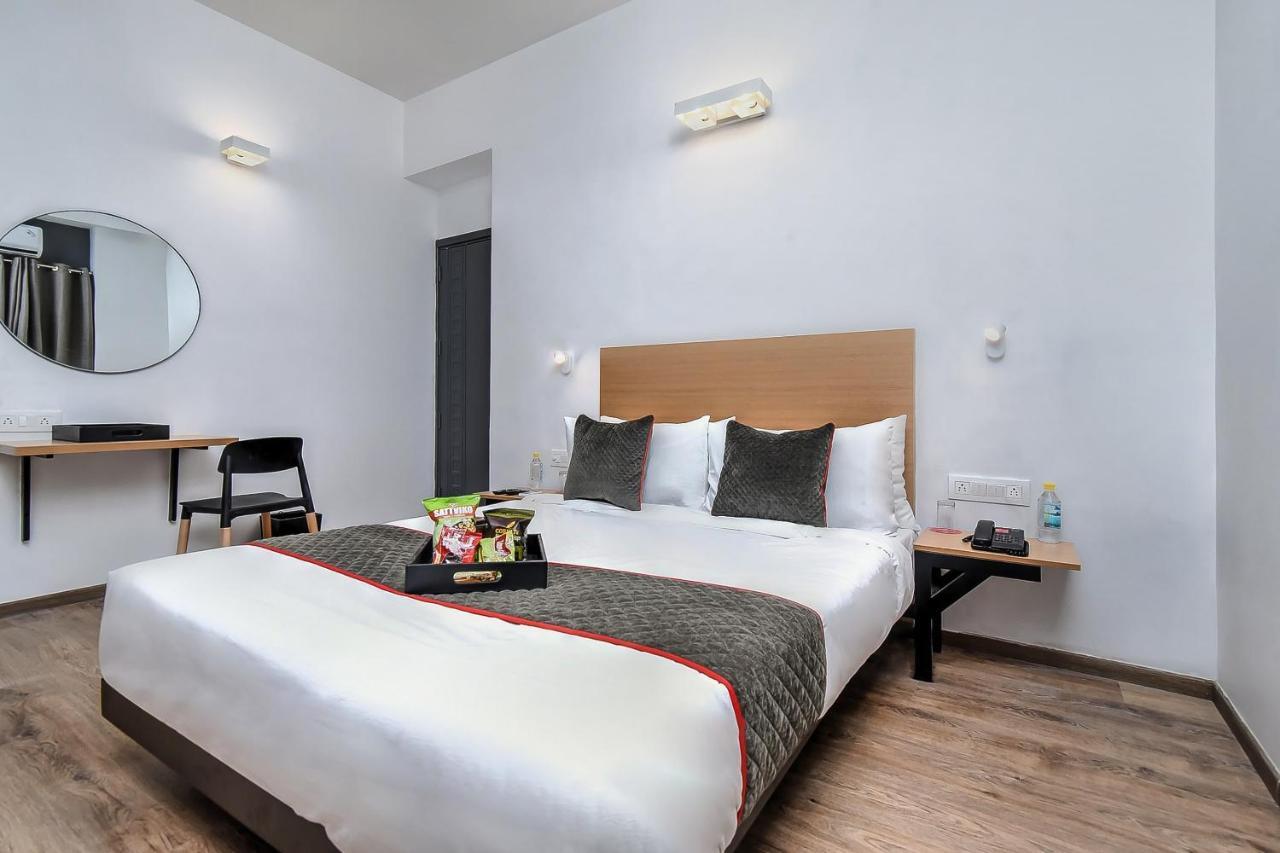 מלון גורגאון Oyo Townhouse 044 Sector 14 Gurugram מראה חיצוני תמונה