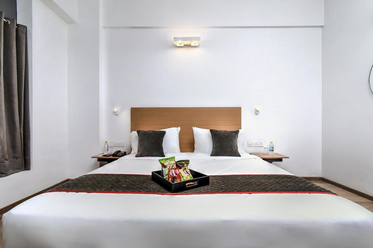 מלון גורגאון Oyo Townhouse 044 Sector 14 Gurugram מראה חיצוני תמונה