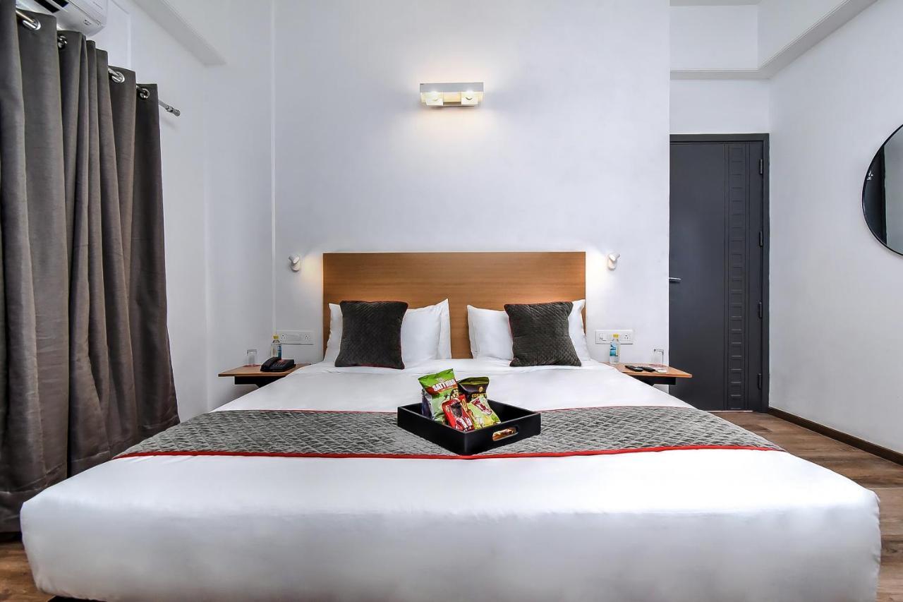 מלון גורגאון Oyo Townhouse 044 Sector 14 Gurugram מראה חיצוני תמונה
